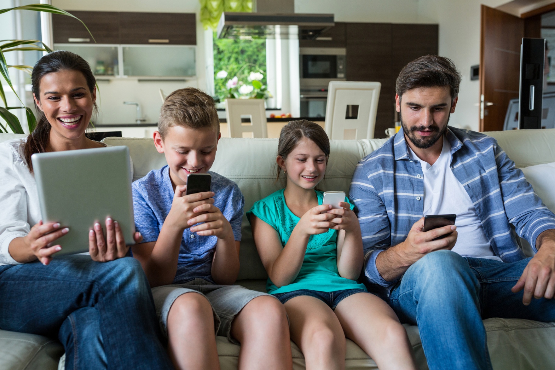 Frequently asked questions about mobile and home internet plans in UAE